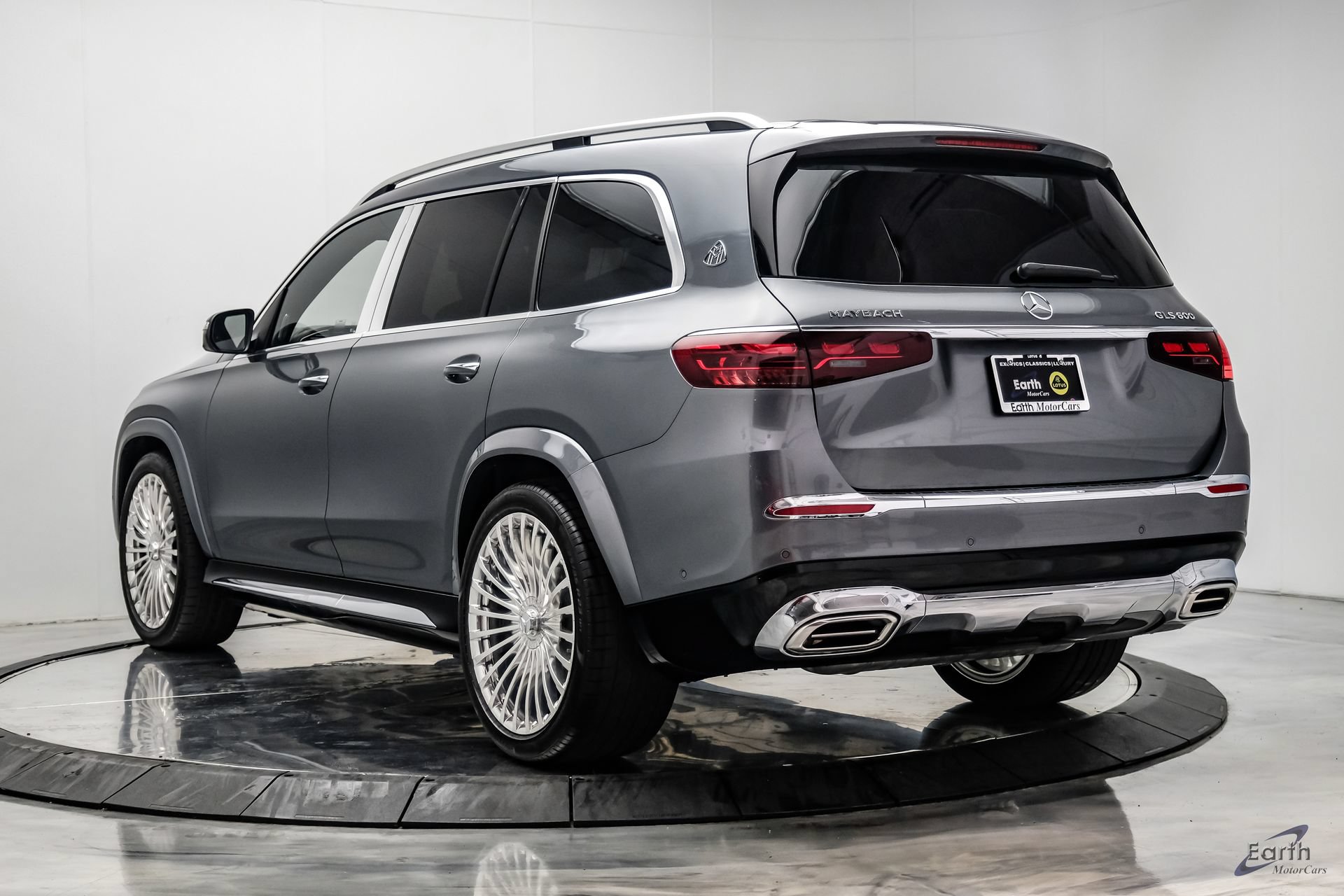 Used 2024 Mercedes-Benz Maybach GLS 600 4MATIC image 13