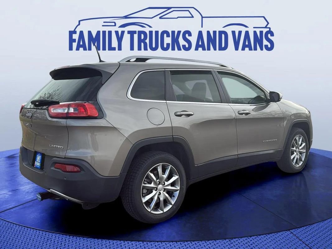 Used 2018 Jeep Cherokee Limited image 5