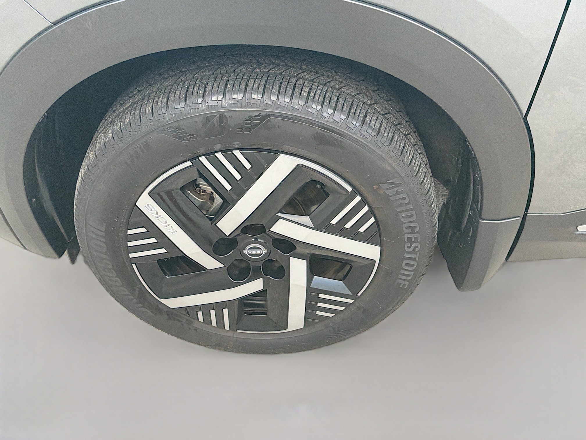 Used 2025 Nissan Kicks SV image 35