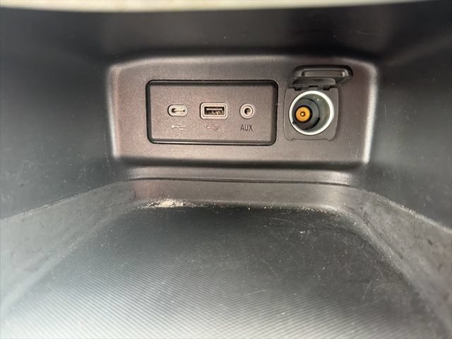 Used 2023 Chevrolet Equinox LT w/ LPO, Floor Liner Package FWD image 27