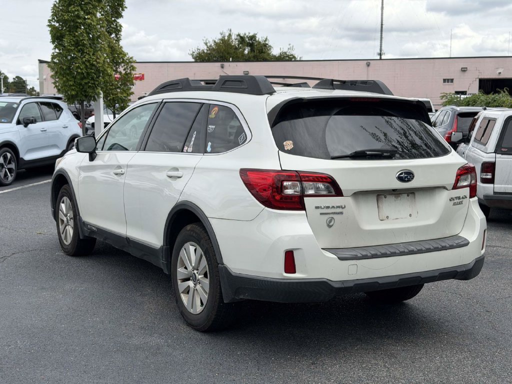 Used 2017 Subaru Outback 2.5i Premium AWD/4WD image 3