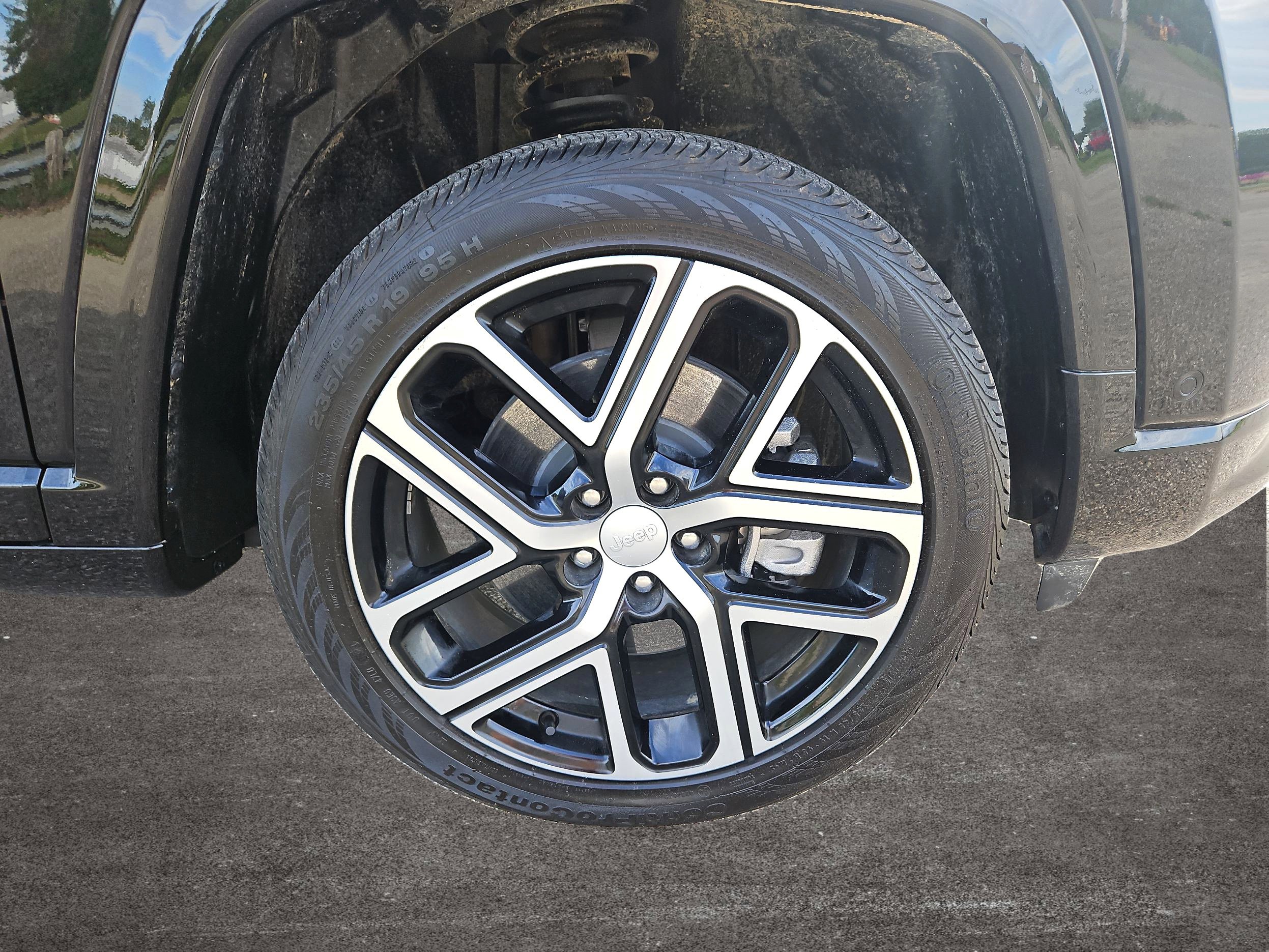 New 2024 Jeep Compass Limited w/ Elite Group image 33