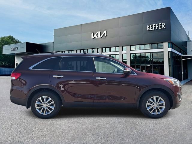 Certified 2017 Kia Sorento LX image 9