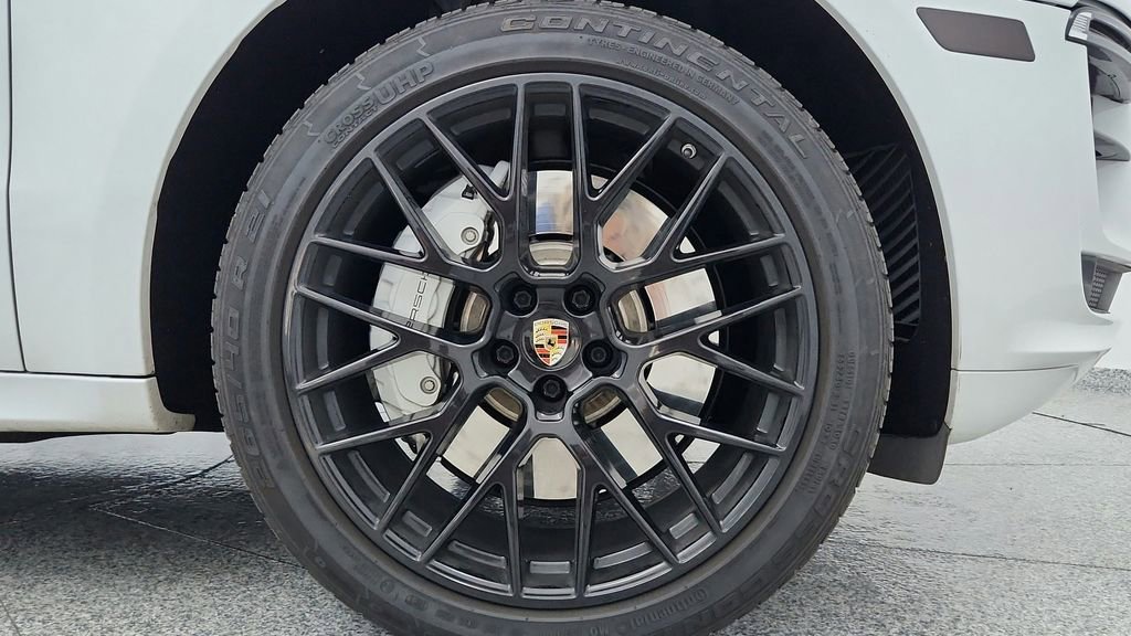 Used 2020 Porsche Macan Turbo image 13