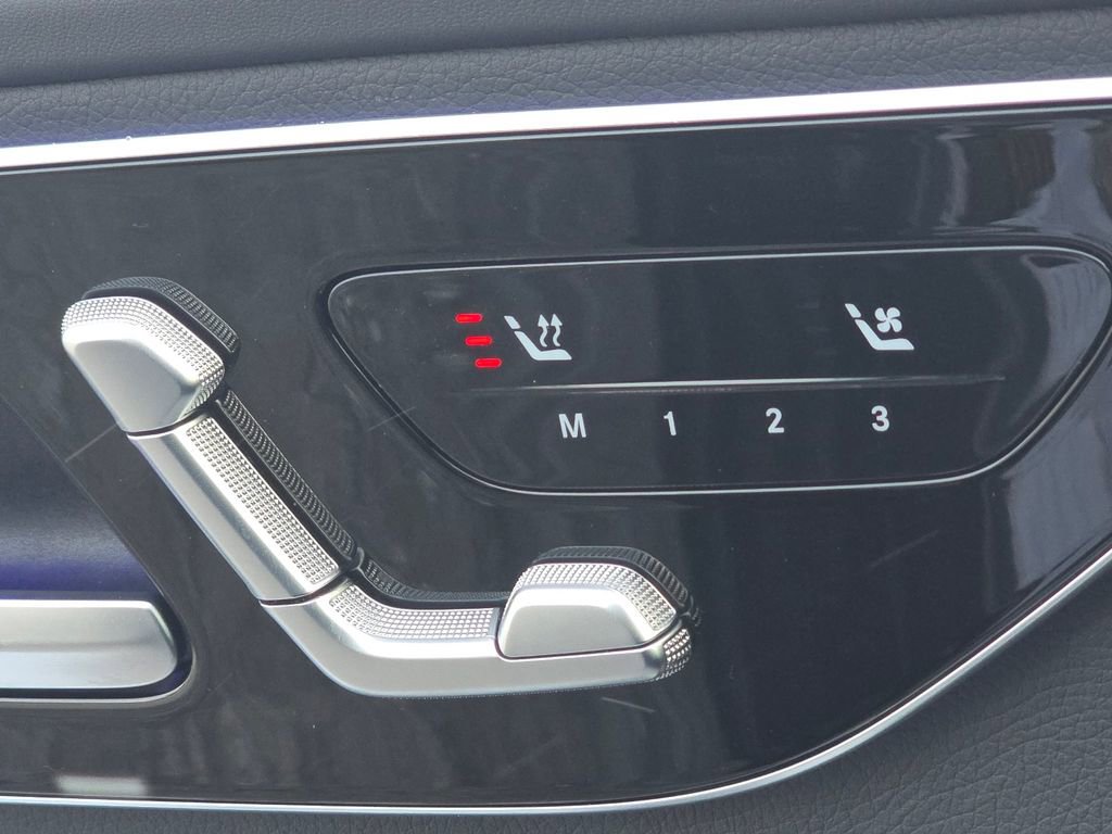 Used 2025 Mercedes-Benz C 300 4MATIC Sedan image 6