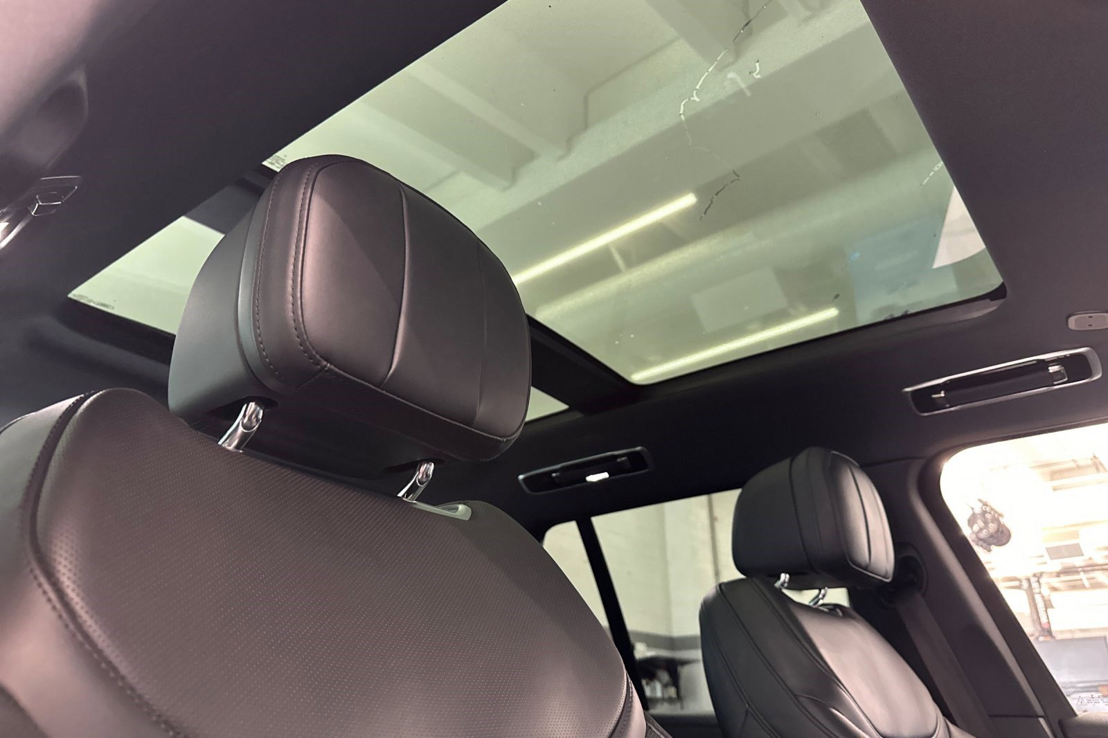 Used 2023 Land Rover Range Rover SE image 25