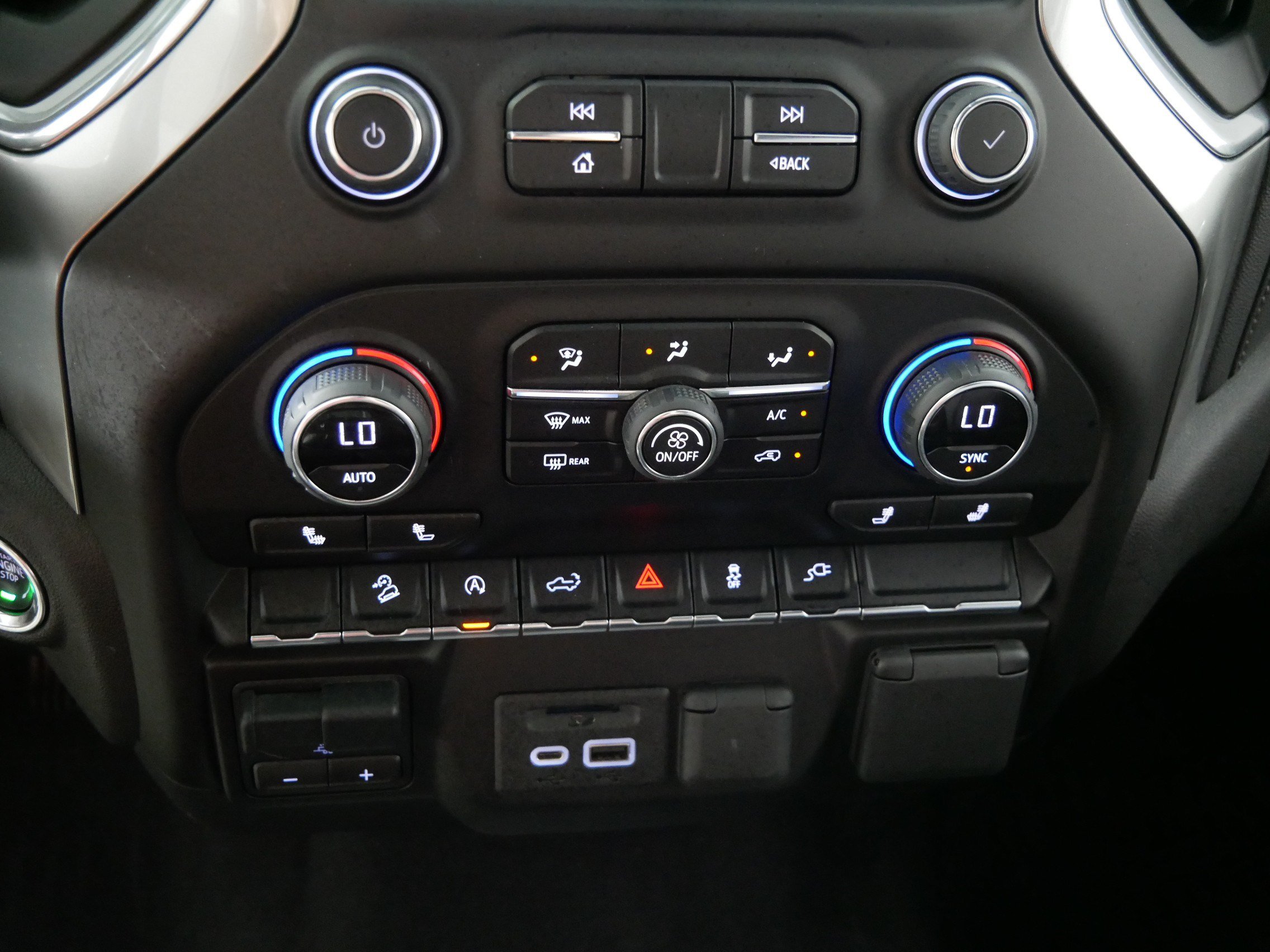 Certified 2020 Chevrolet Silverado 1500 LT w/ All-Star Edition AWD/4WD image 23