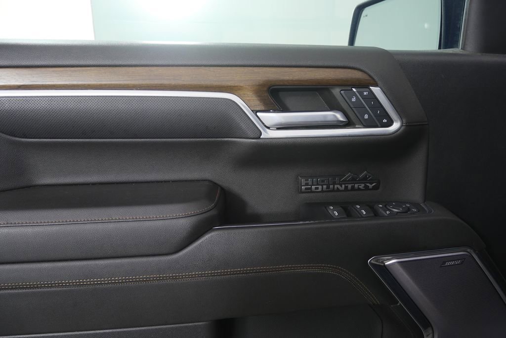 Used 2022 Chevrolet Silverado 1500 High Country w/ Z71 Off-Road Package AWD/4WD image 10