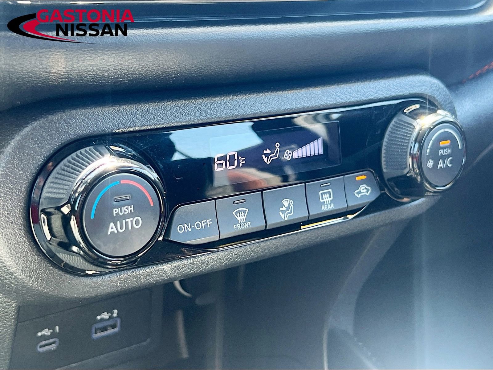 Used 2024 Nissan Kicks SR FWD image 18