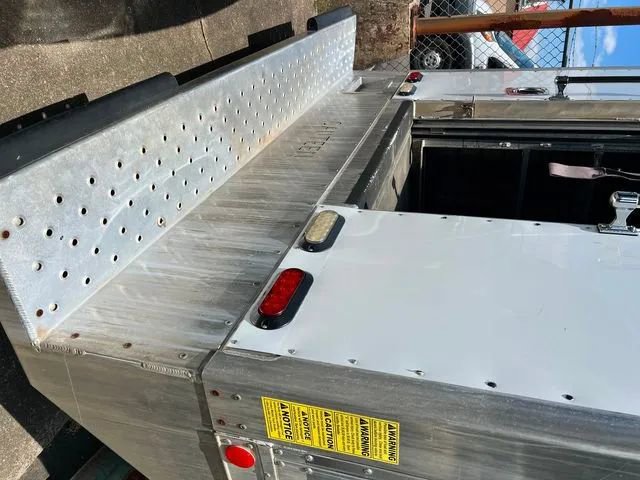 Used 2016 Chevrolet Express 4500 image 25