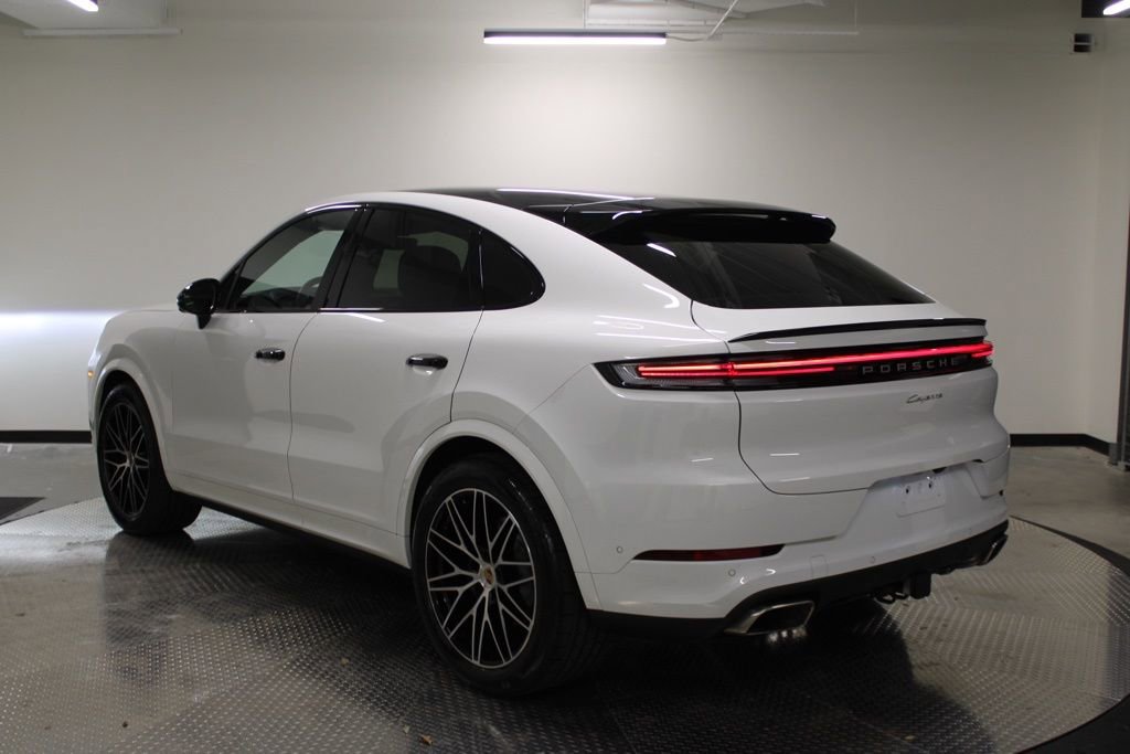 Certified 2026 Porsche Cayenne Coupe image 3