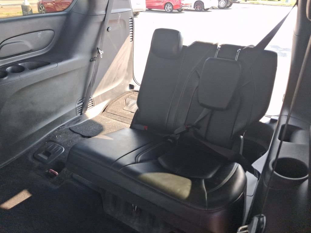 Used 2025 Chrysler Pacifica Select FWD image 16