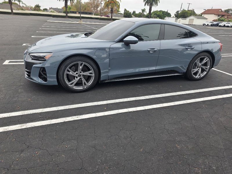 Used 2023 Audi e-tron GT Prestige AWD/4WD image 1