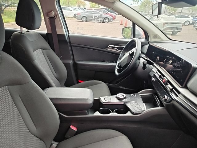 Used 2026 Kia Sportage LX FWD image 6