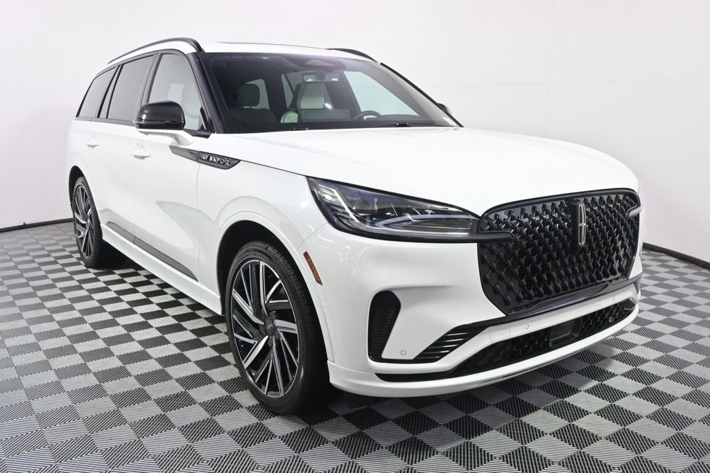 New 2026 Lincoln Aviator Black Label w/ Jet Appearance Package AWD/4WD image 9