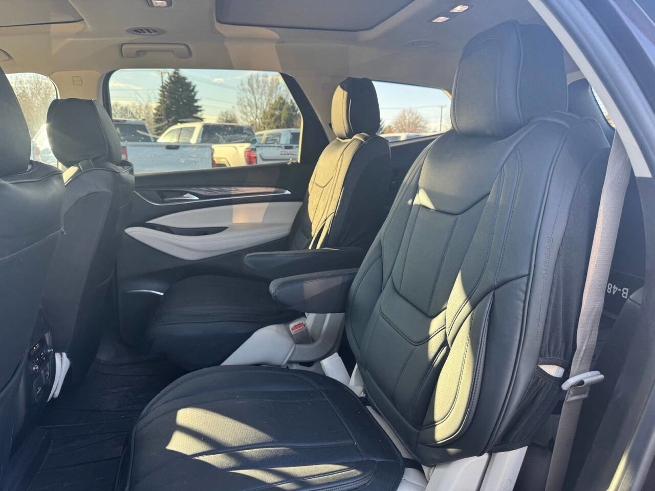 Used 2022 Buick Enclave Avenir w/ Avenir Technology Package image 13