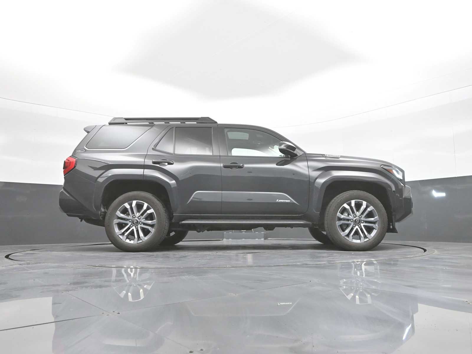 Used 2025 Toyota 4Runner Limited AWD/4WD image 45