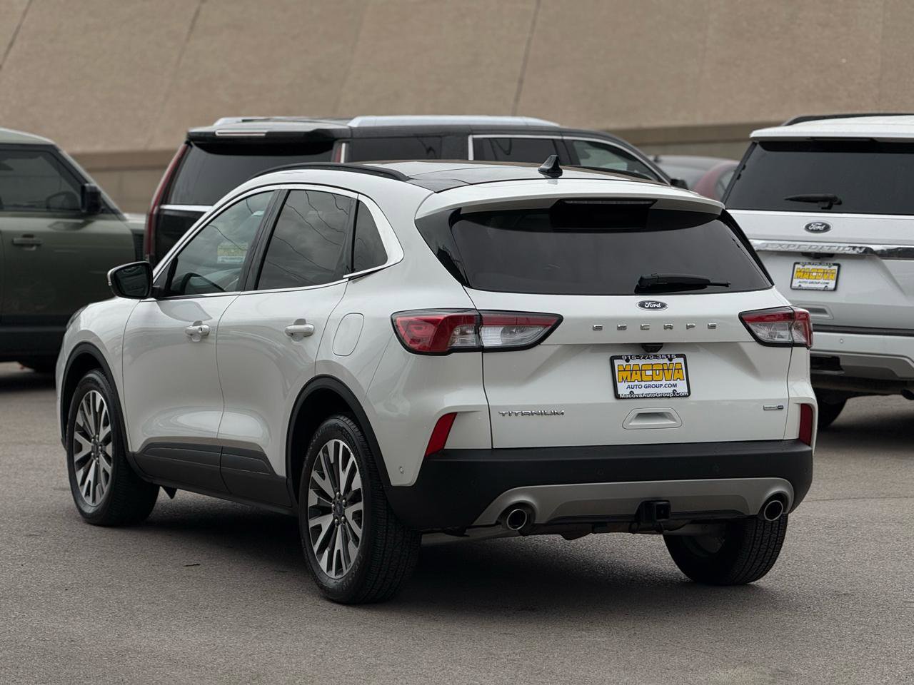 Used 2020 Ford Escape Titanium image 5