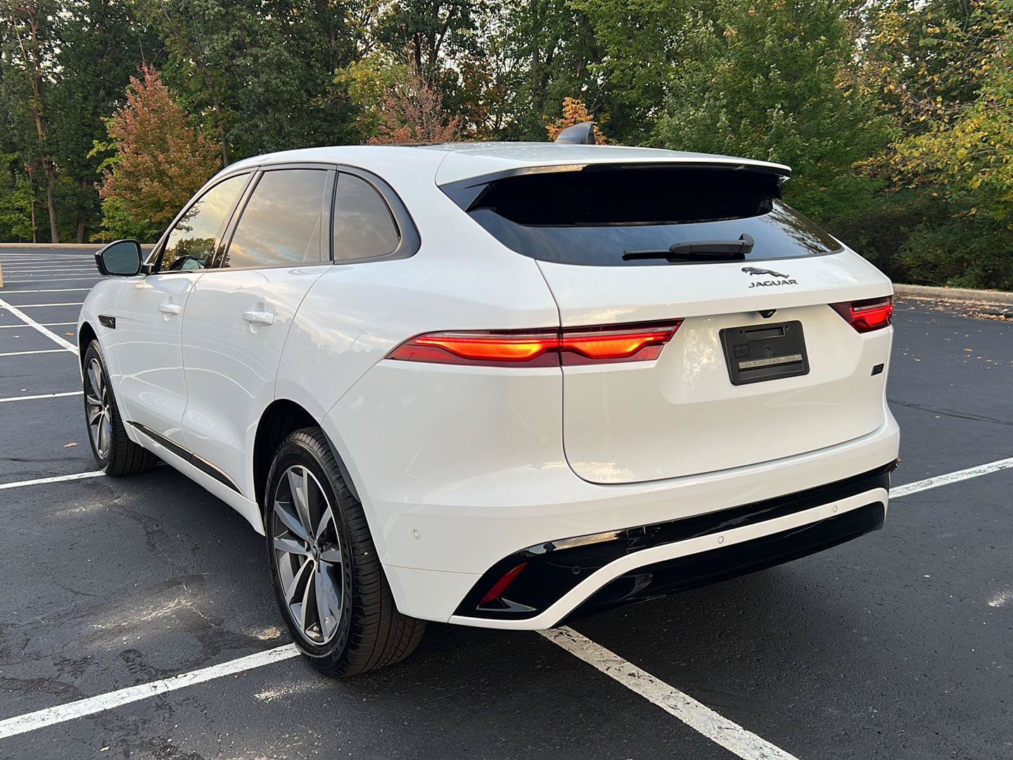 Certified 2026 Jaguar F-PACE R-Dynamic S AWD/4WD image 3