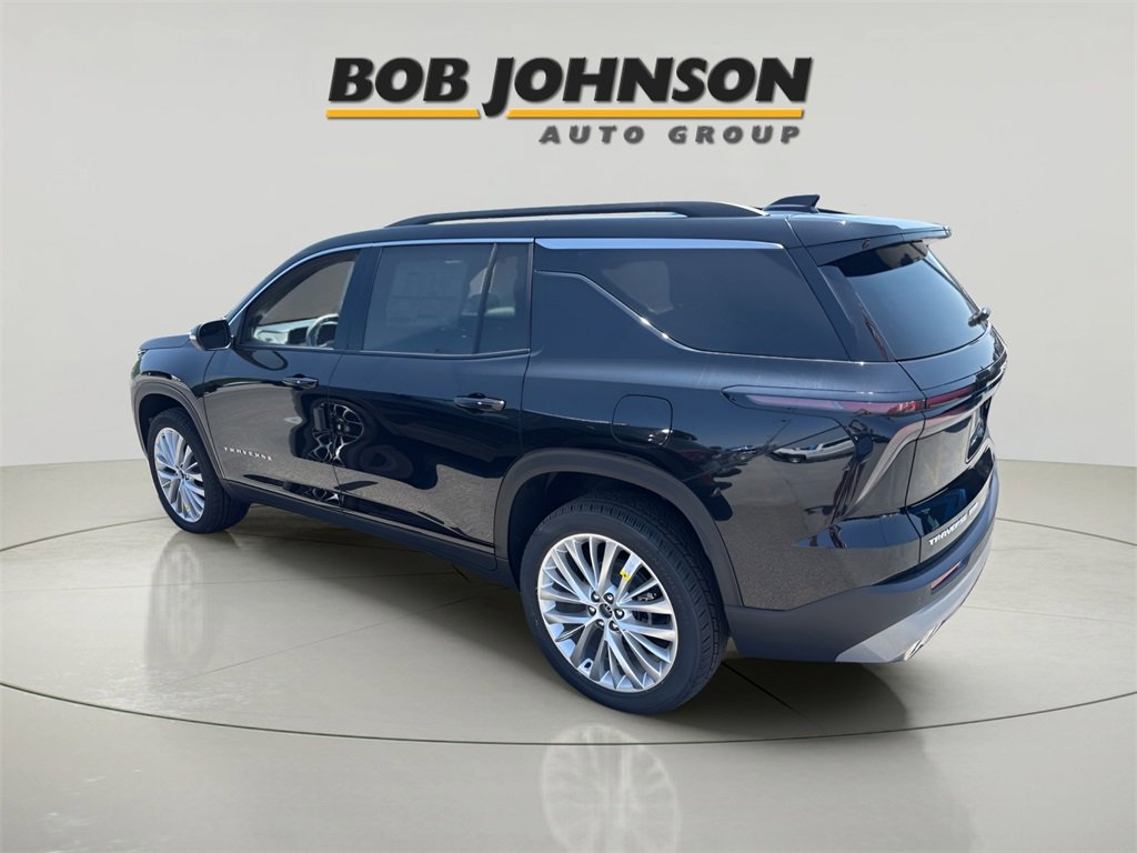 New 2025 Chevrolet Traverse LT image 2