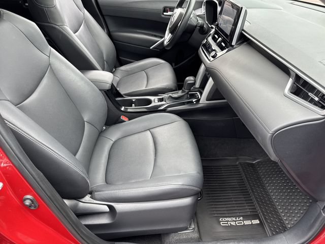 Used 2023 Toyota Corolla Cross XLE w/ Convenience Package AWD/4WD image 26