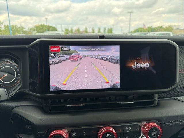 Used 2024 Jeep Gladiator Rubicon w/ Technology Group AWD/4WD image 26