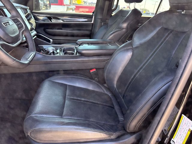 Used 2022 Jeep Wagoneer Series II w/ Flexible Seating Group RWD image 22