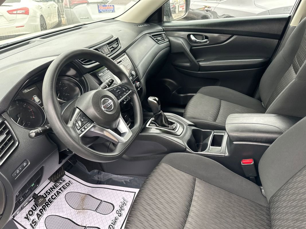 Used 2017 Nissan Rogue S image 16