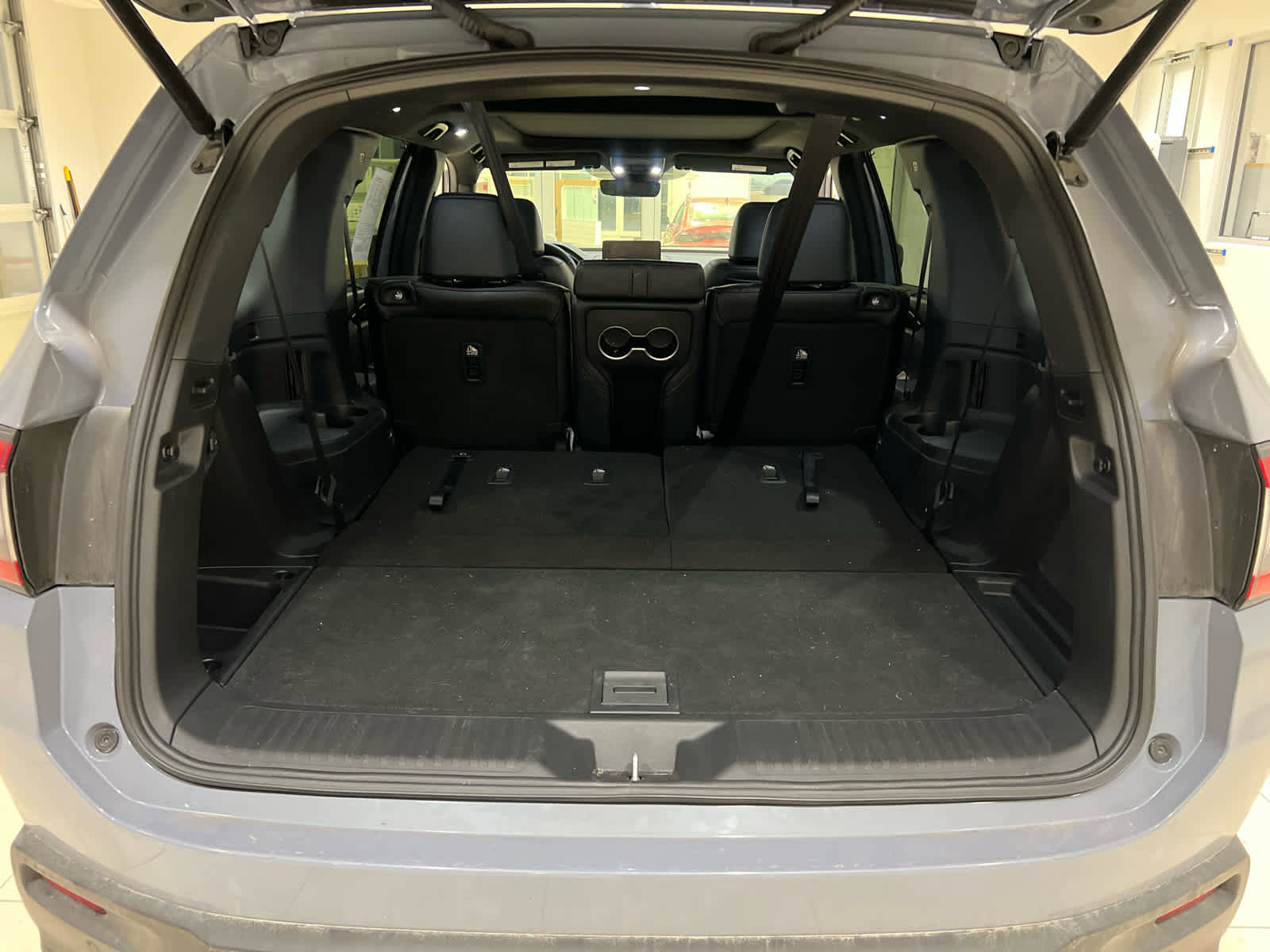 Used 2025 Honda Pilot Black Edition image 9