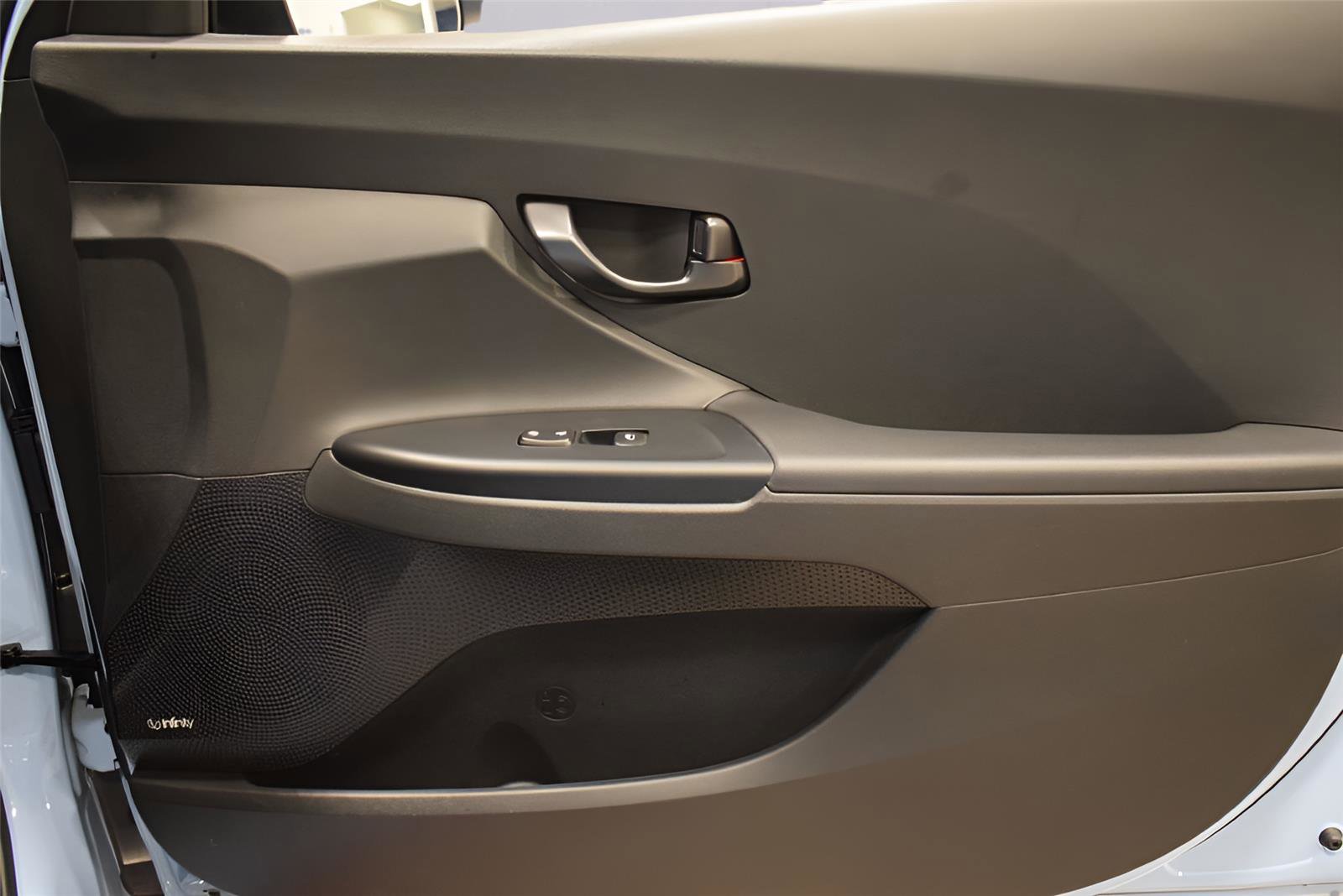 Used 2021 Hyundai Veloster N image 17