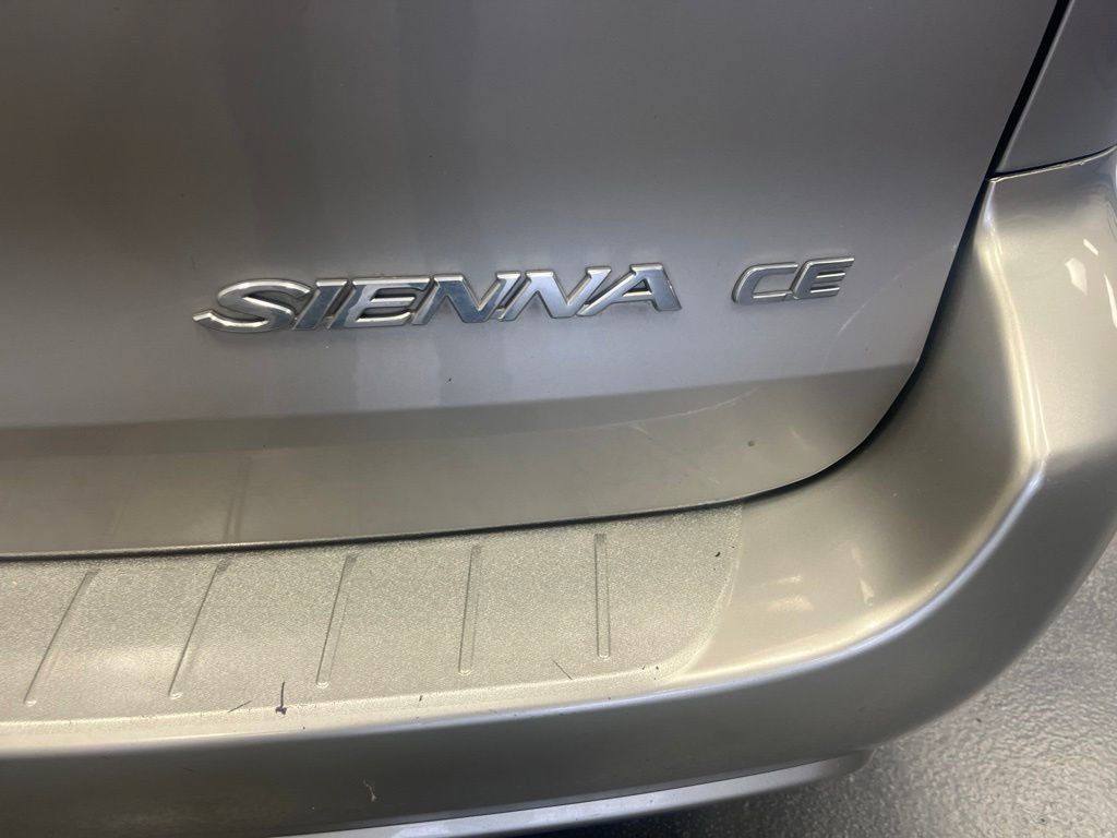 Used 2009 Toyota Sienna CE FWD image 7