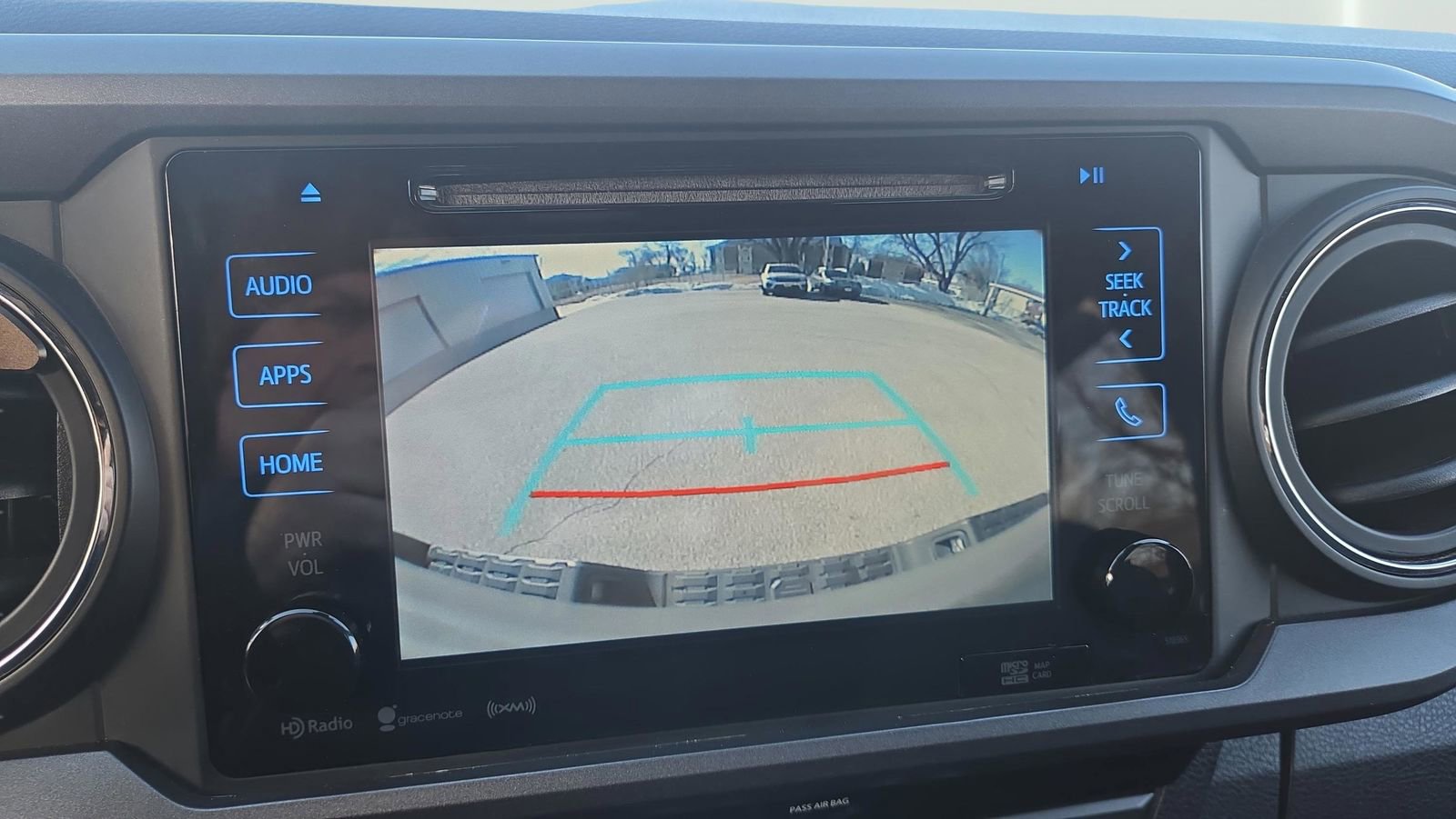 Used 2018 Toyota Tacoma TRD Off-Road w/ Technology Package image 25