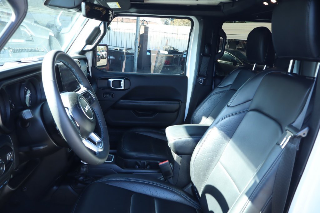 Used 2024 Jeep Wrangler High Altitude AWD/4WD image 19