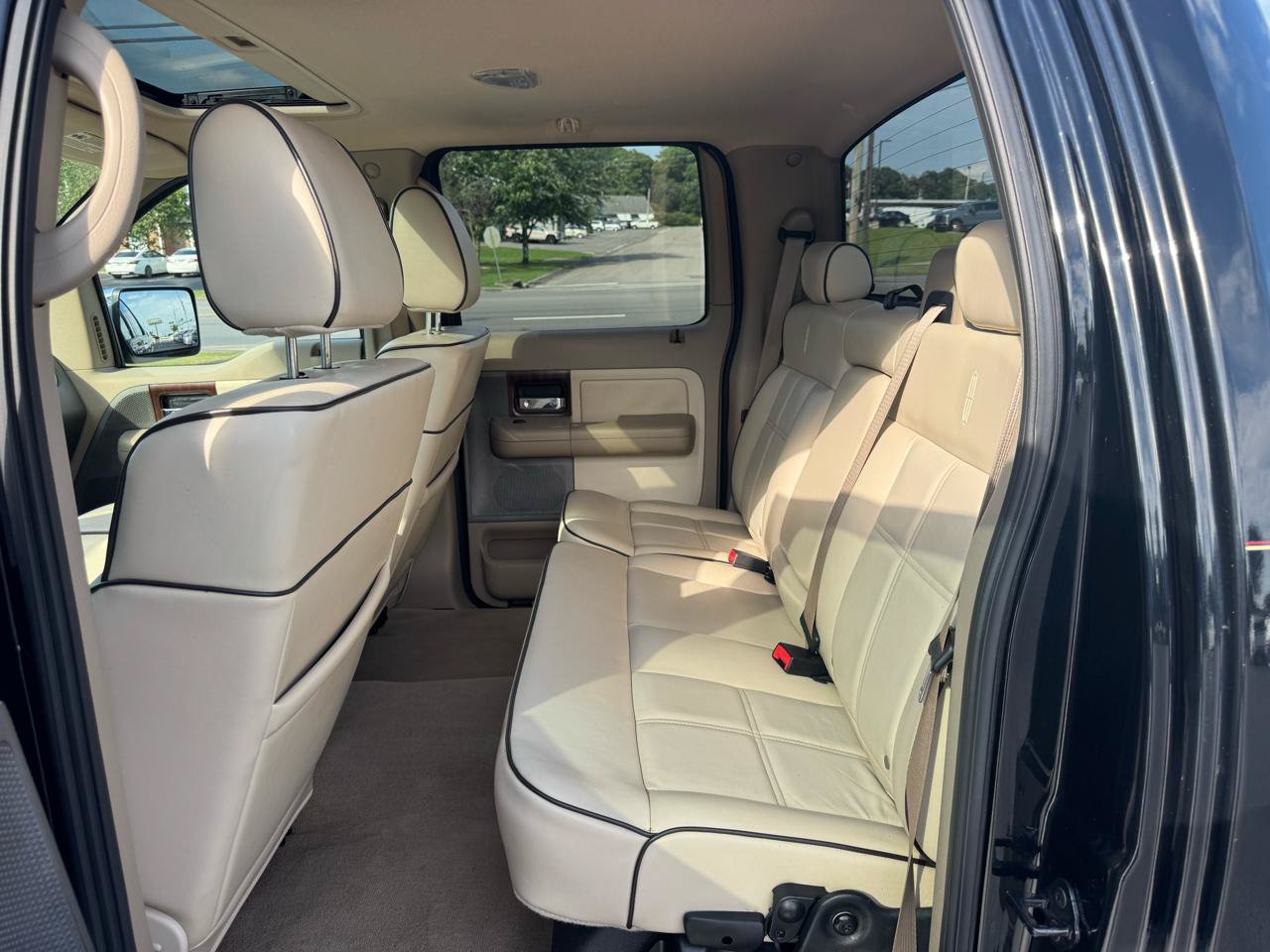 Used 2006 Lincoln Mark LT 4x4 image 16