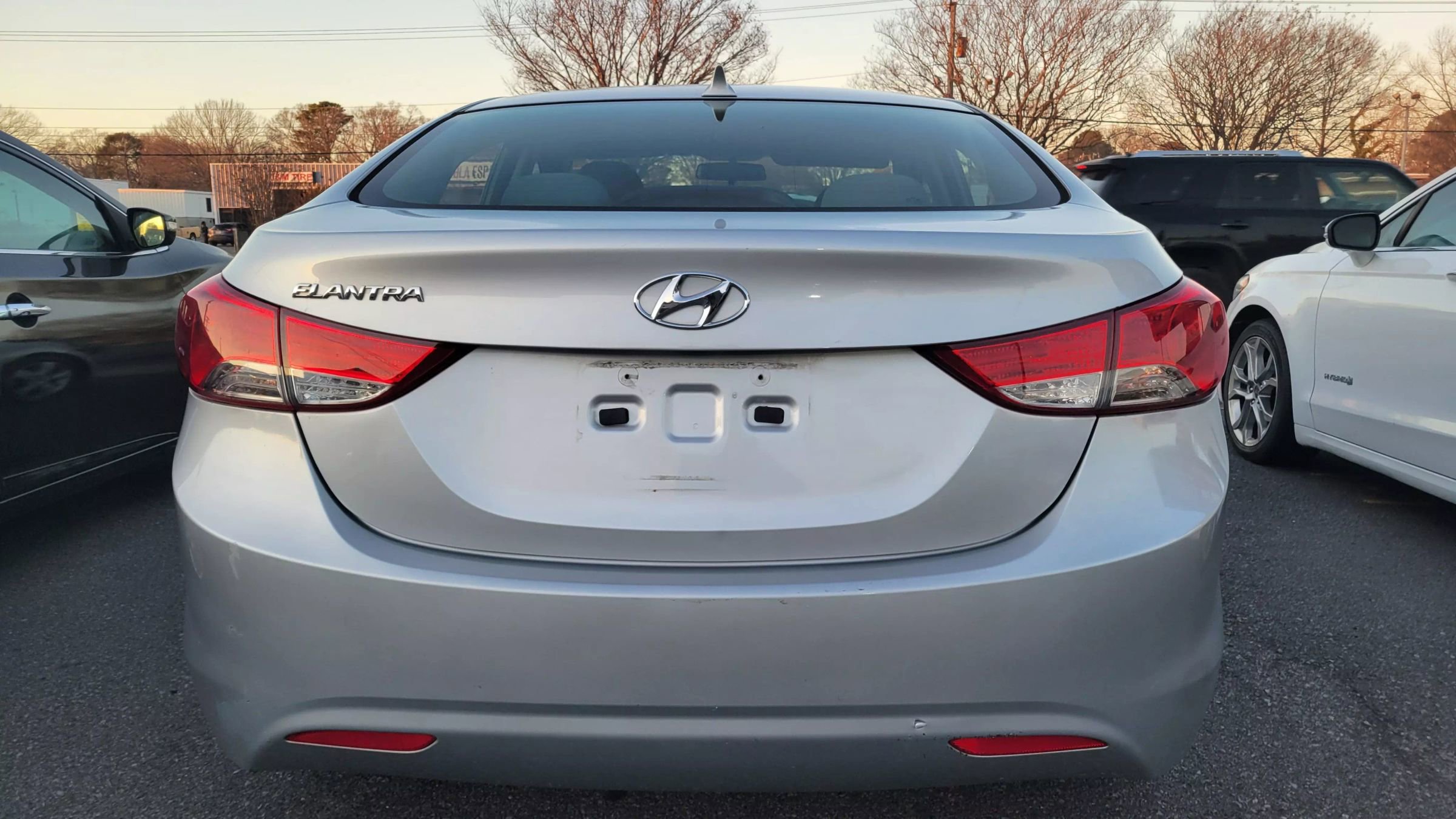 Used 2013 Hyundai Elantra GLS w/ Preferred Pkg image 3