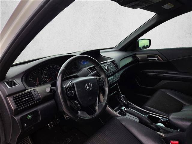 Used 2017 Honda Accord Sport image 9
