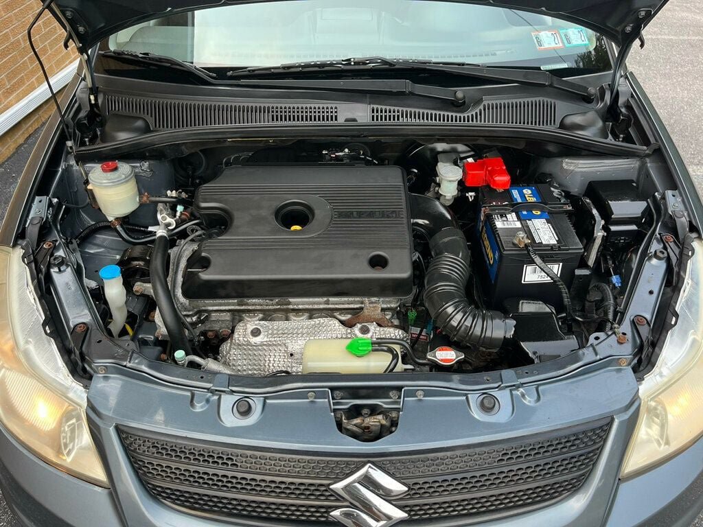 Used 2009 Suzuki SX4 AWD Hatchback w/ Touring Pkg image 32