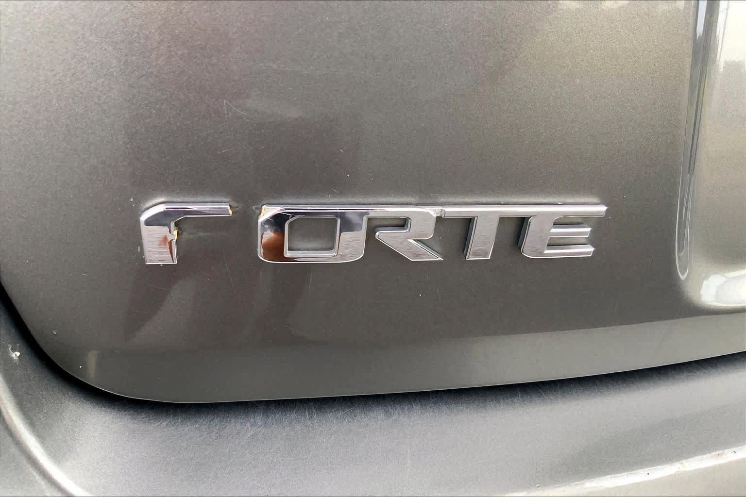 Used 2012 Kia Forte EX FWD image 29