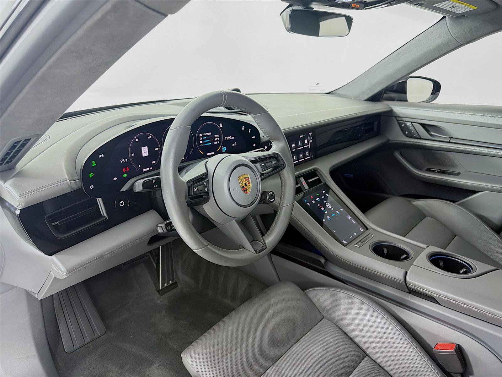 Certified 2022 Porsche Taycan GTS w/ Premium Package (P6U) AWD/4WD image 4