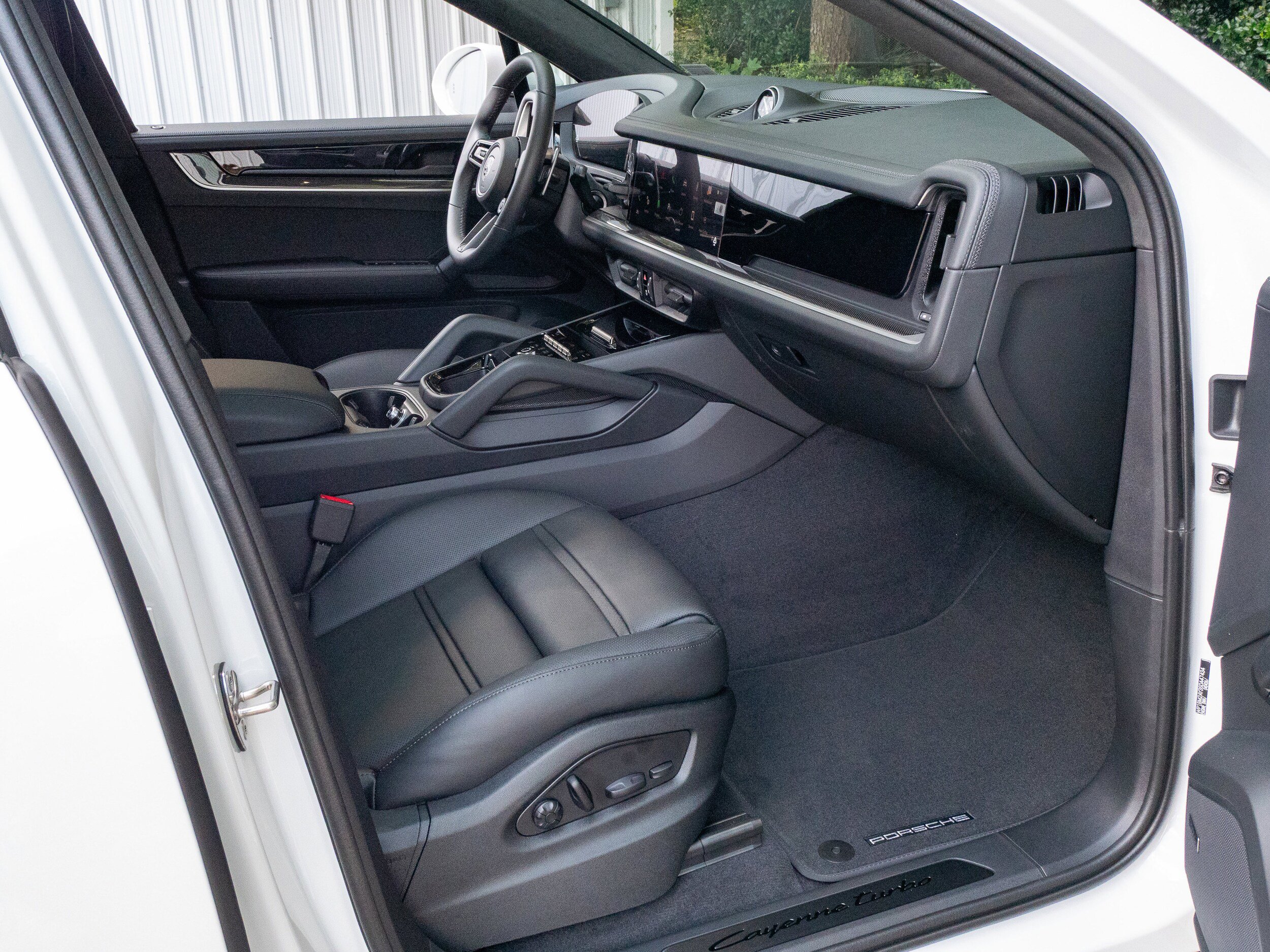 New 2025 Porsche Cayenne Turbo image 31