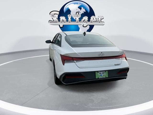 Used 2024 Hyundai Elantra SEL image 4