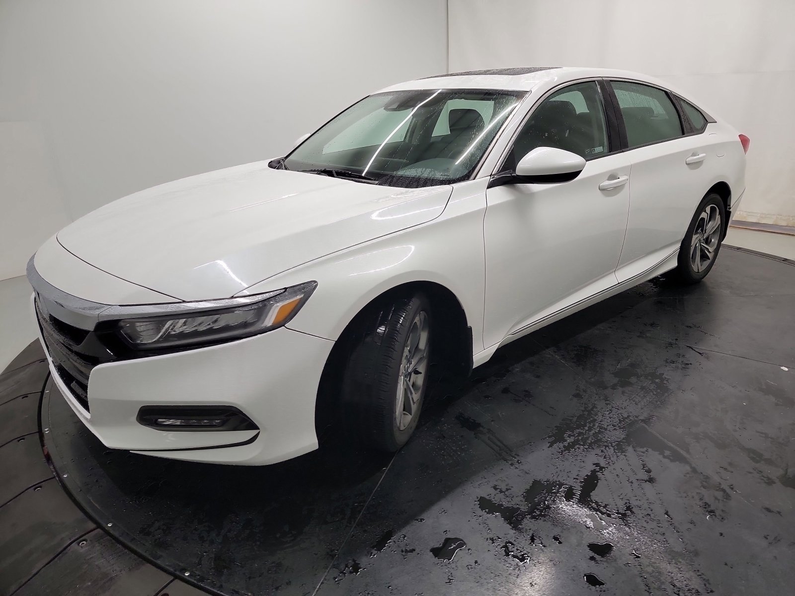 Used 2018 Honda Accord EX image 3