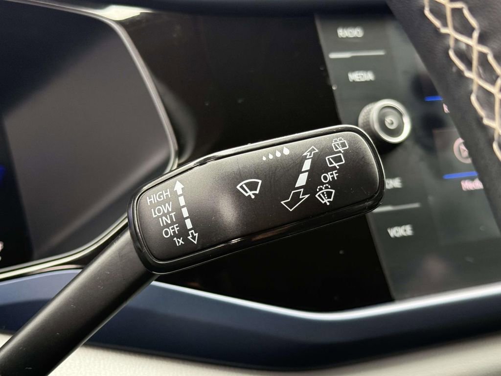 Used 2022 Volkswagen Taos SE image 27