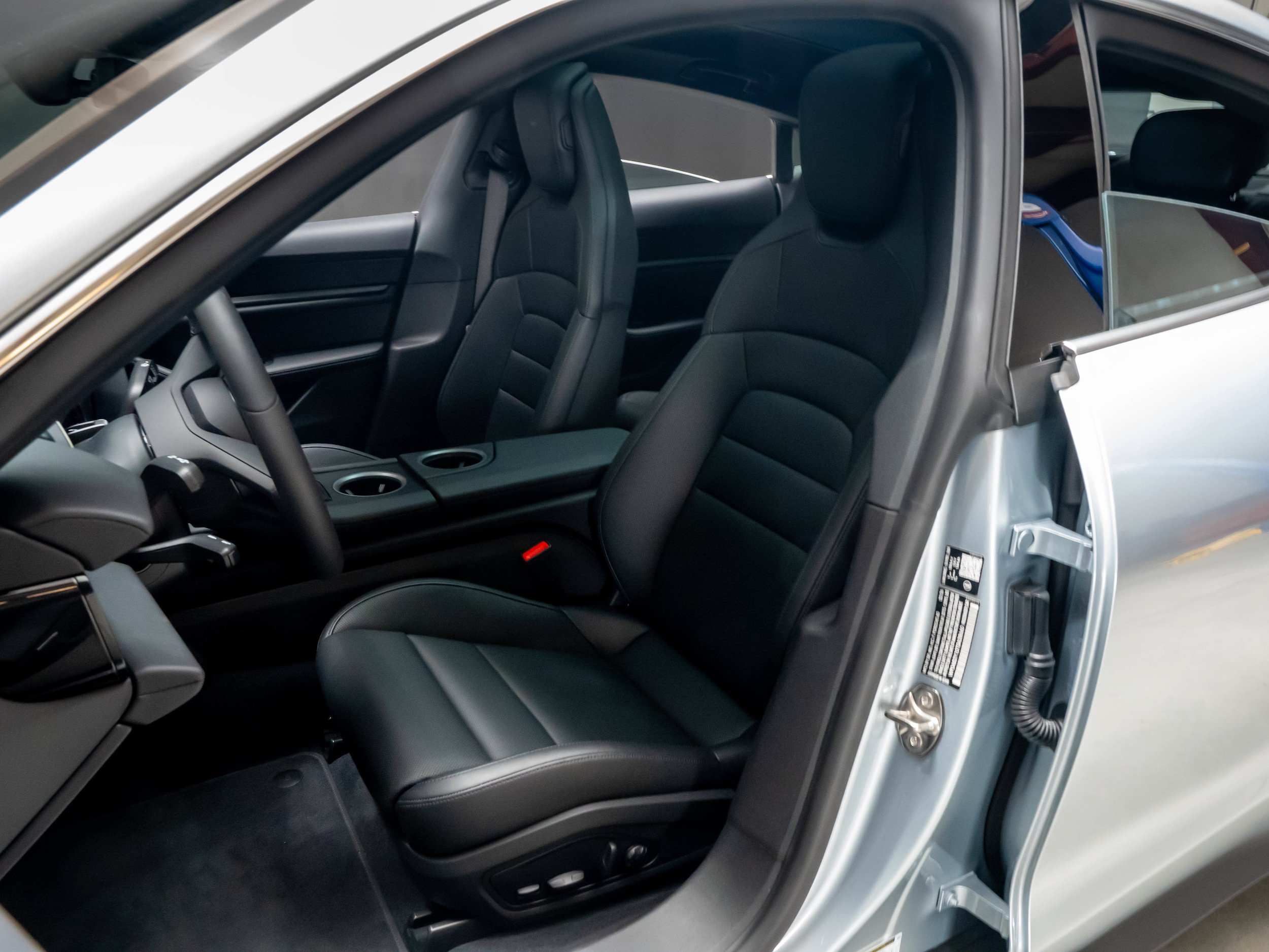 New 2026 Porsche Taycan 4S AWD/4WD image 5