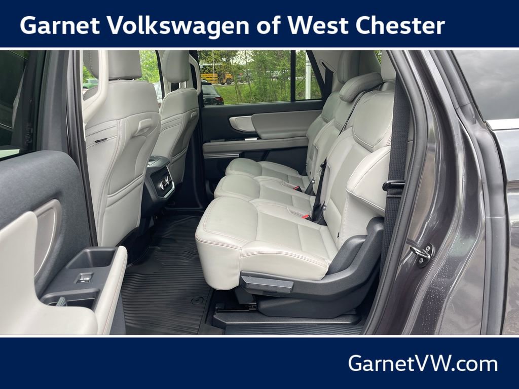 Used 2025 Ford Expedition Max Active AWD/4WD image 30