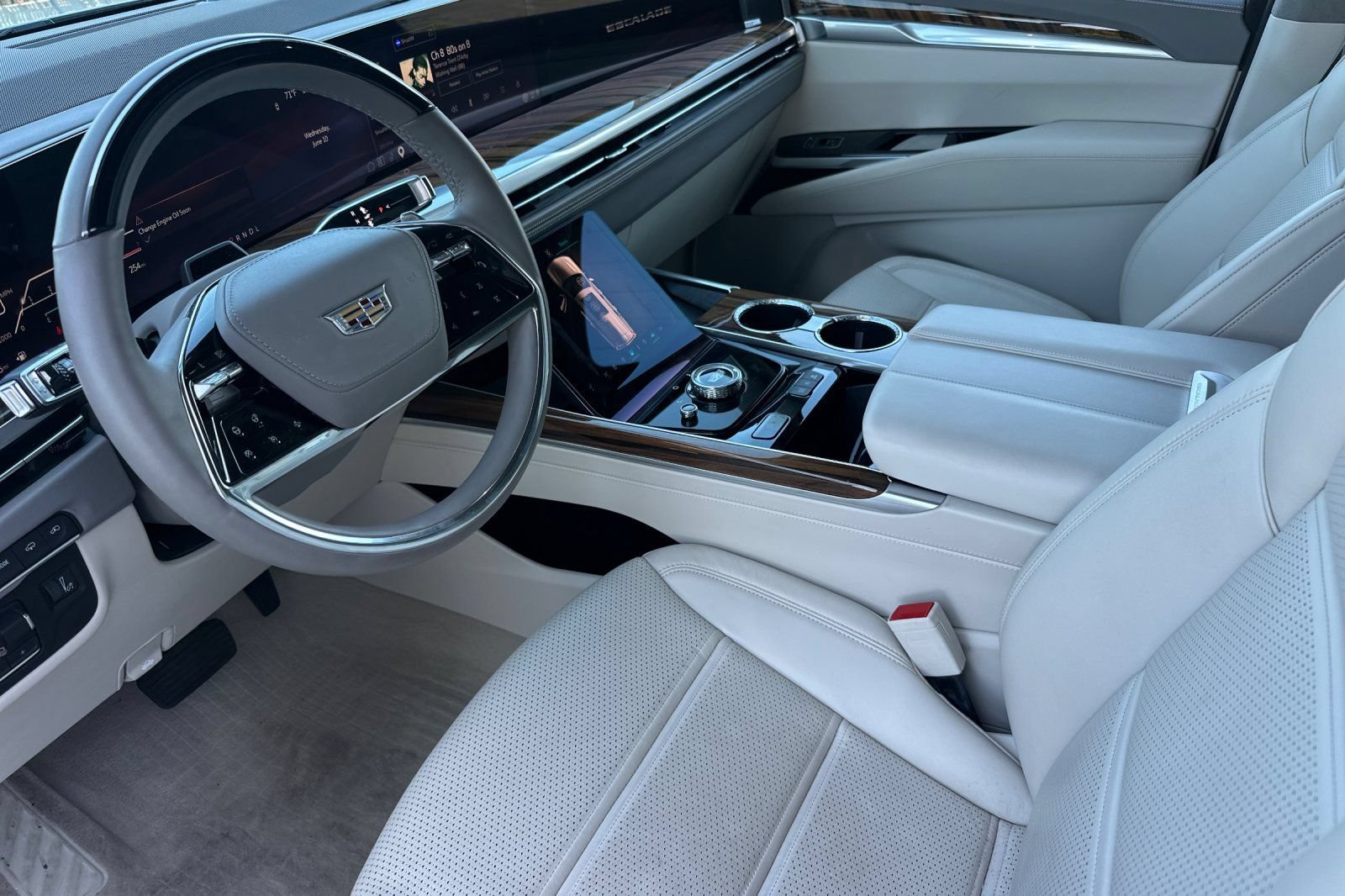 Certified 2025 Cadillac Escalade ESV Premium Luxury Platinum AWD/4WD image 10