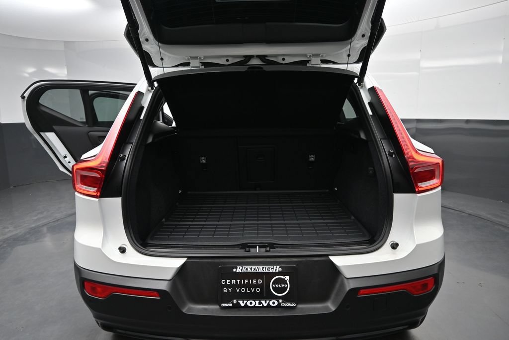 New 2026 Volvo XC40 B5 Ultra w/ Climate Package AWD/4WD image 18