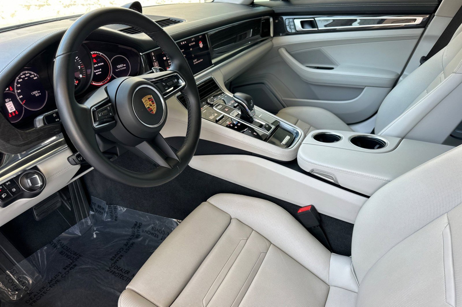 Certified 2021 Porsche Panamera image 4