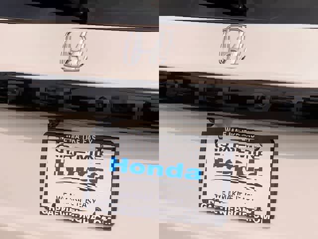 Used 2025 Honda Pilot Touring image 8