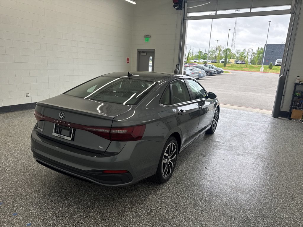 New 2026 Volkswagen Jetta SE FWD image 5